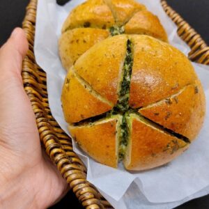 Triple Cheese Spinach Bun
