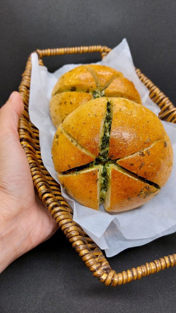 Triple Cheese Spinach Bun