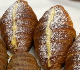 Croissant, Custard
